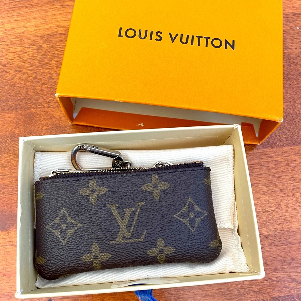 Louis Vuitton key pouch monogram